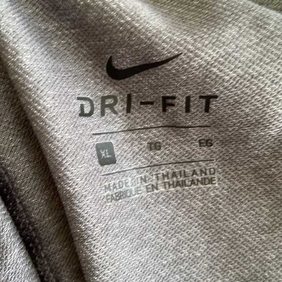 Nike short XL (junior girl) - Picture 3 of 3